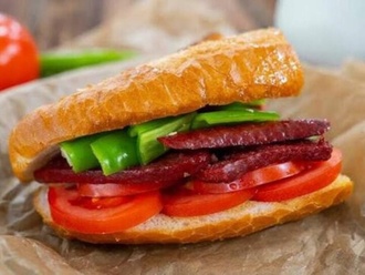 Yarım Ekmek Arası Sucuk görseli
