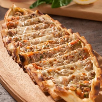 Kuşbaşılı Kaşarlı Pide görseli