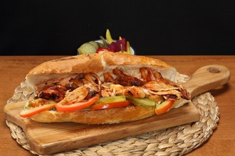 Ekmek Arası Tavuk Döner + Ayran görseli