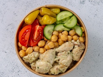 Pilav Üstünde Pesto Soslu Tavuk Aşkı görseli