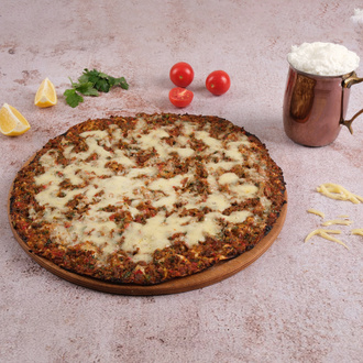 Kaşarlı Lahmacun görseli