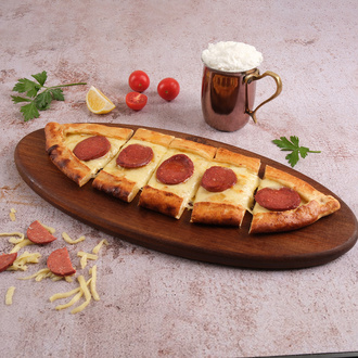 Sucuklu Kaşarlı Pide görseli