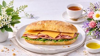 Schiacciata Hindi Fümeli Sandviç görseli