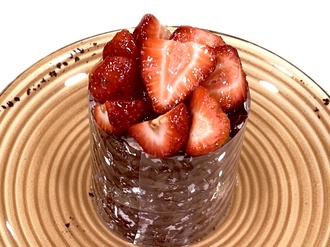 Çikolatalı Çilekli Pasta (Adet) görseli