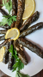 Zeytinyağlı Yaprak Sarma + Havuç Tarator görseli