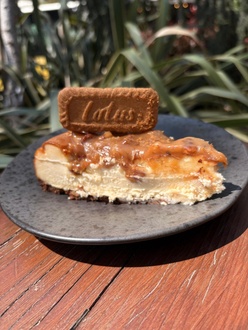 Lotuslu Karamelli Cheesecake görseli