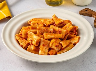 Közlenmiş Biberli Peynirli Rigatoni Makarna görseli