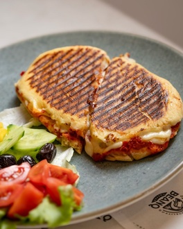 Kaşarlı Tombik Tost görseli