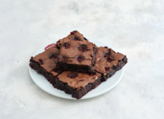 Browni Vişneli Büyük (Dilim) görseli