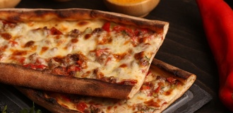 Kuşbaşı Kaşarlı Pide görseli
