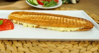 Kaşarlı Tost + Ayran (17 Cl) görseli