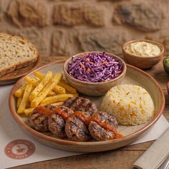 Coleslaw Köfte Tabağı görseli