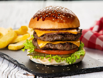 Baba Hamburger + Patates Kızartması (150 Gr ) + Ayran (17 Cl ) görseli