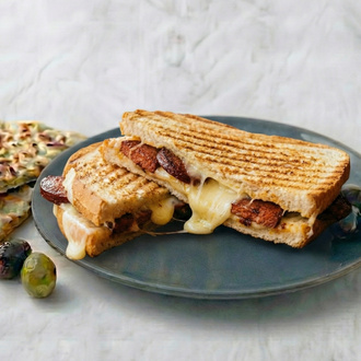 Sucuklu Kaşarlı Tost görseli