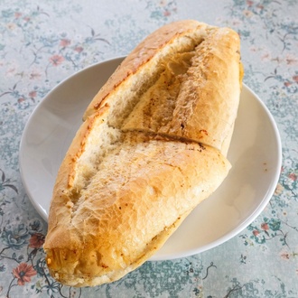 Tam Ekmek Arası Köfte & Sucuk görseli