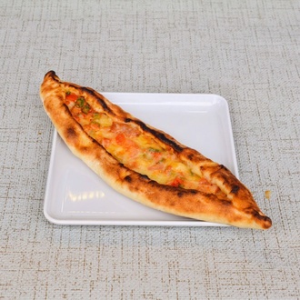 Kaşarlı Sosisli Pide görseli