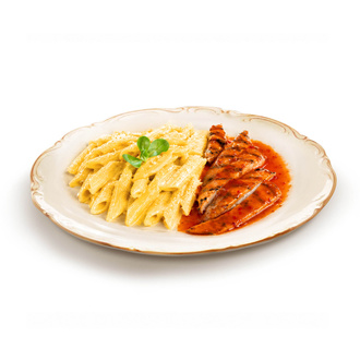 Tereyağlı Penne Eşliğinde Soslu Tavuk Izgara Dilimleri görseli
