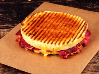Pastırmalı Kaşarlı Tost görseli