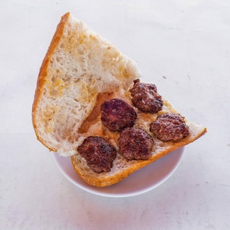 Yarım Ekmek Arası Izgara Köfte görseli