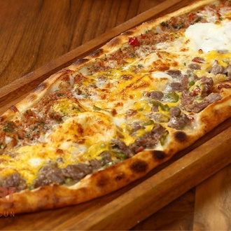 Kıymalı & Sebzeli & Yumurtalı Pide görseli
