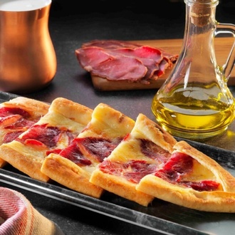 Pastırmalı & Yumurtalı Pide görseli