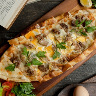 Kavurmalı & Kaşarlı & Yumurtalı Pide görseli