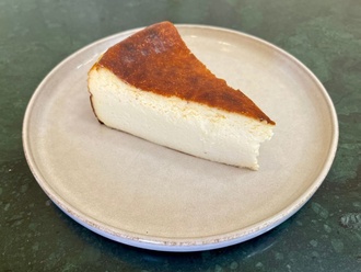 San Sebastian Cheesecake (Dilim) görseli