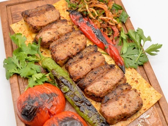 Yağlı Kara Kebap görseli