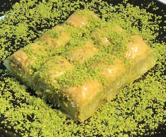 Fıstıklı Özel Baklava (1 Kg) görseli