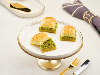 Fıstıklı Özel Baklava (500 Gr.) görseli