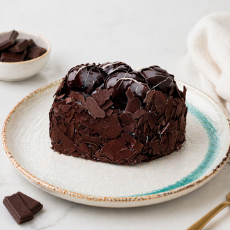 Siyah Profiterollu Mono Pasta görseli