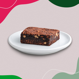 Yoğun Çikolatalı, İçi Yumuşak Brownie Ve Çıtır Ceviz Parçalarıyla Hazırlanan Bir Tatlı. (~450 Kcal) görseli