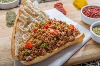 Ekmek Arası İstanbul Usulü Sebzeli Kuzu Kokoreç görseli