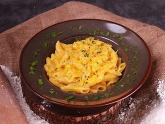 Cheddar Peynirli Tavuklu Penne görseli
