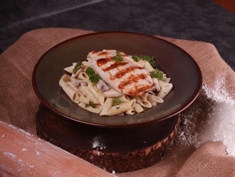 Tavuk Pirzolalı Penne görseli
