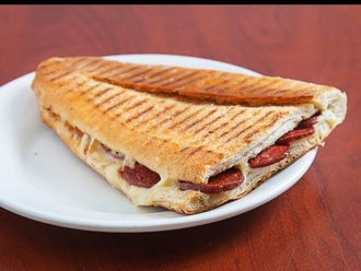Yarım Ekmek Arası Sucuklu Tost görseli