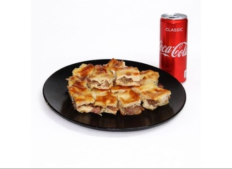Kavurmalı Kaşarlı Su Böreği (500 Gr.)+ Coca Cola (330 Ml.) Menü görseli