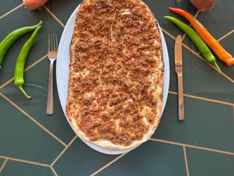 Lahmacun görseli