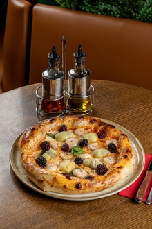 Blackberry Gamberi Pizza görseli
