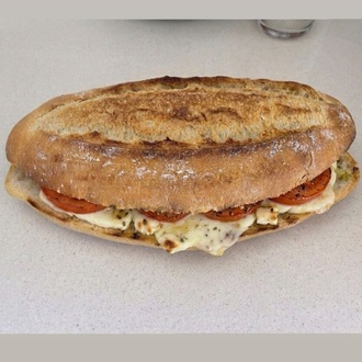 Beyaz Peynirli Domatesli Tost görseli