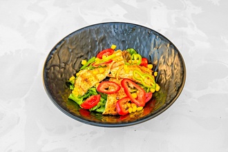 Izgara Tavuk Salata görseli