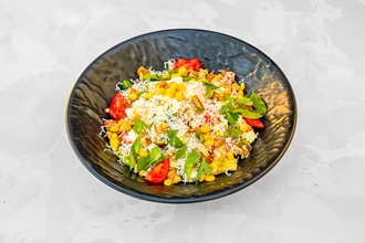 Peynirli Çiftlik Salata görseli