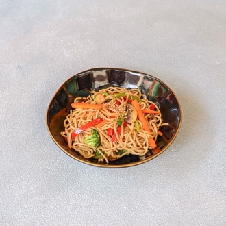 Sebzeli Noodle görseli