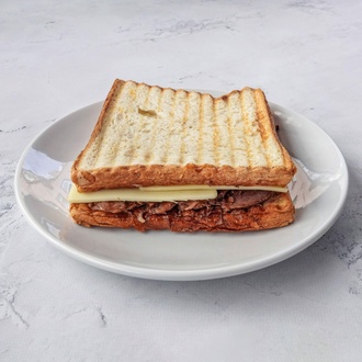 Kavurmalı Kaşarlı Tost görseli