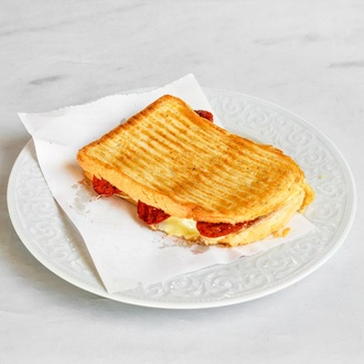Cheddar Peynirli Full Karışık Tost görseli