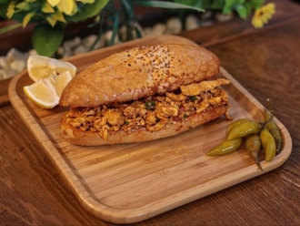 Ekmek Arası Tavuk Tantuni (L) görseli