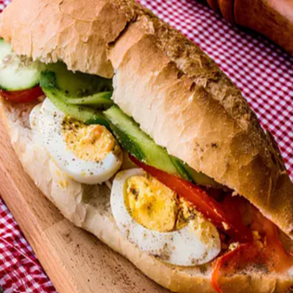 Ekmek Arası Yumurtalı Sandwiç görseli