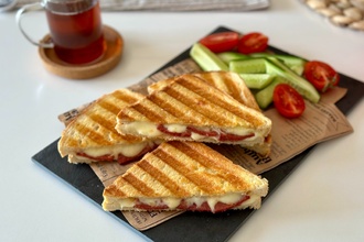 Yarım Ekmek Karışık Tost görseli