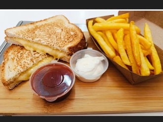Kaşarlı Tost görseli