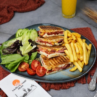 Bazlamaya Karışık Tost görseli